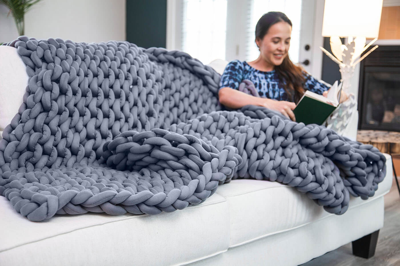 lesen-unter-einer-gewichtsdecke